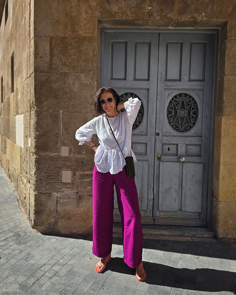 Wide-leg women's pants